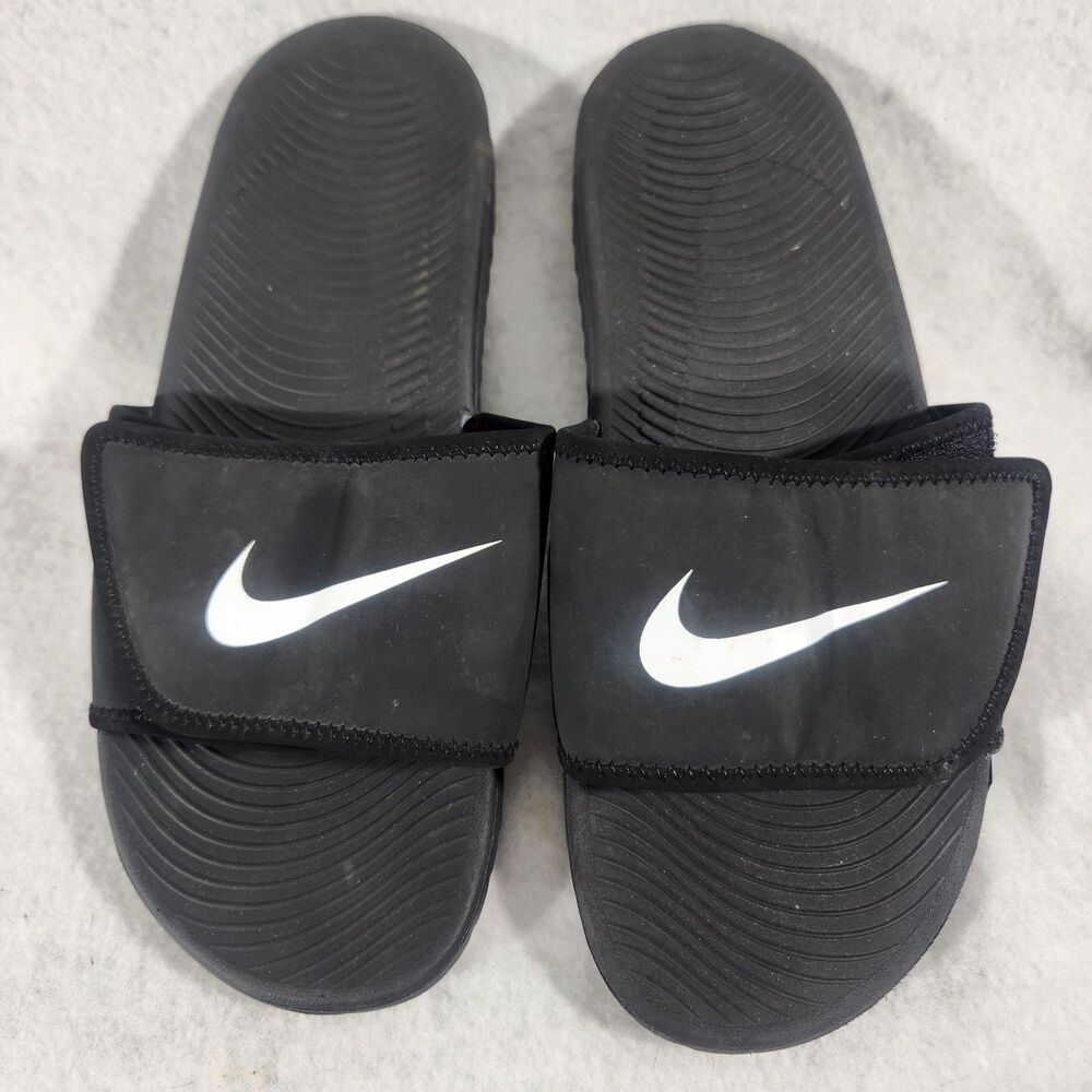 Nike Unisex-Child Kawa Slide Black Slip on sandal size 7Y